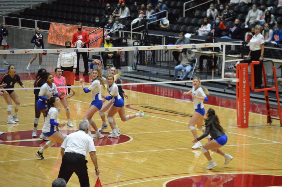 The+Volleyball+team+takes+on+Seven+Lakes+in+the+UIL+6A+State+Championship+game+on+Dec+12.